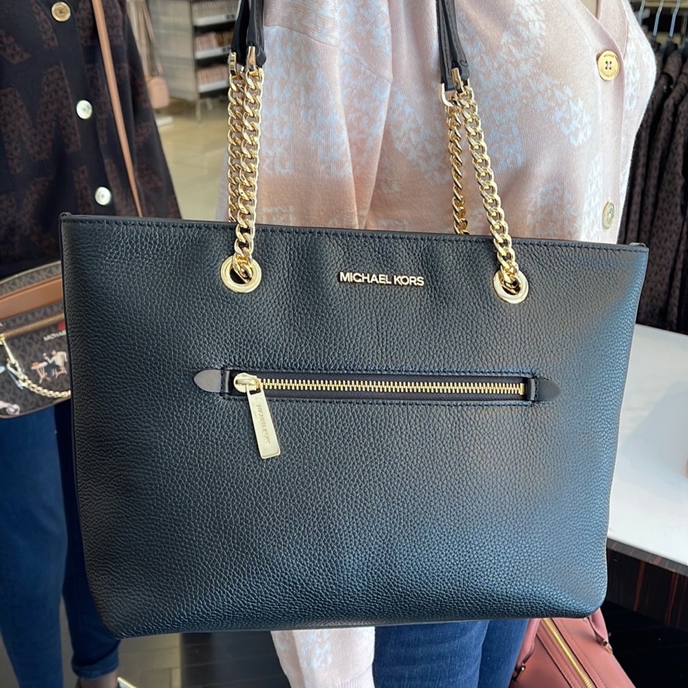 MICHAEL KORS
Jet Set Medium Front Zip Pebbled Leather Chain Tote Bag
Black - Picture 13 of 16